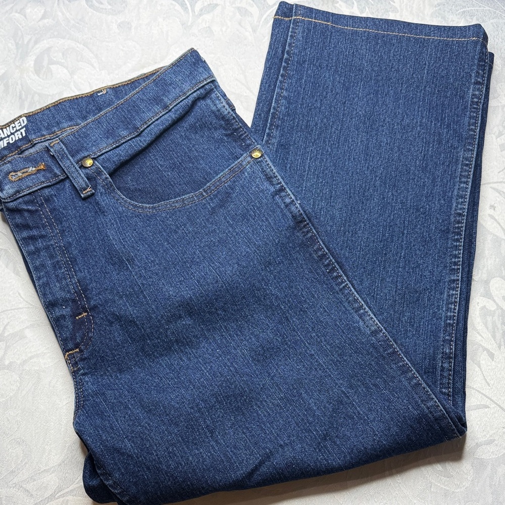 Women's Straight Leg Jeans - Blue